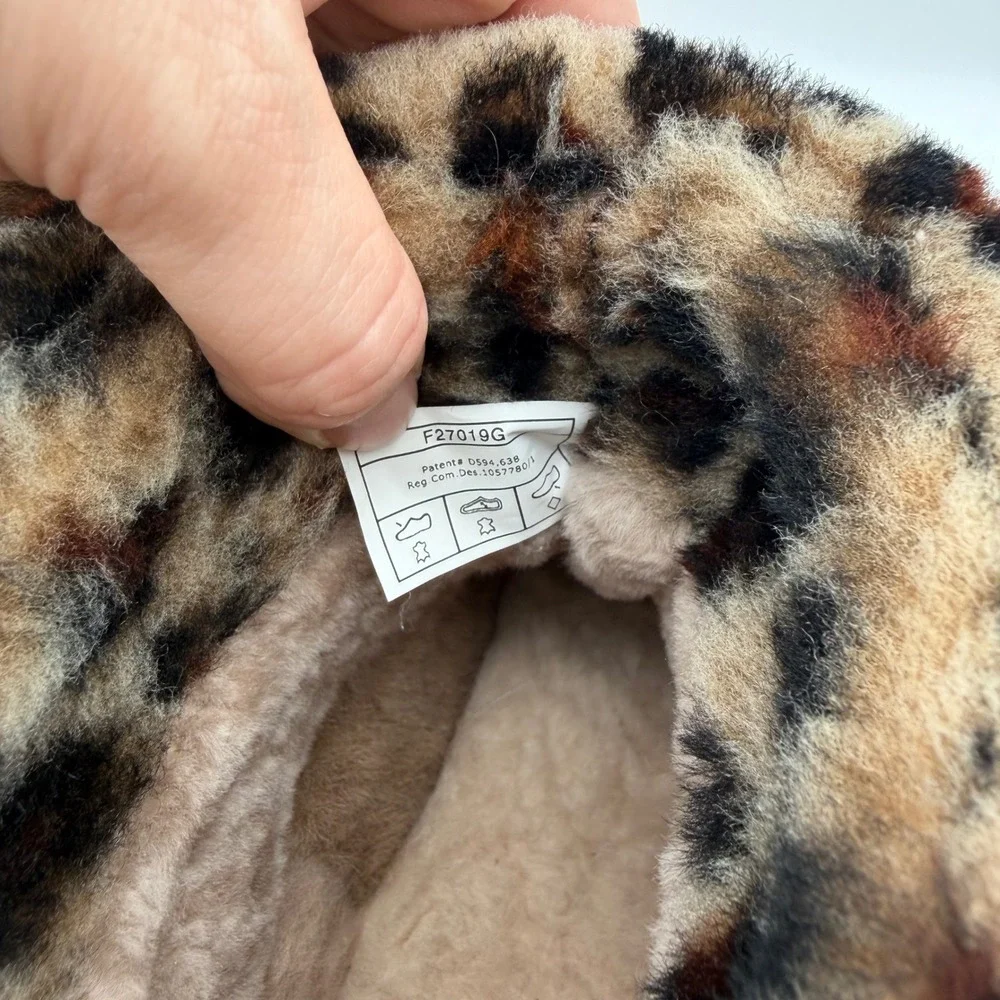UGG Fluff Mini Quilted Leopard Boots Size 8 Classic Chestnut Tan Sheepskin Comfy